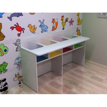 Mesa de refeitório com bancos escamoteáveis